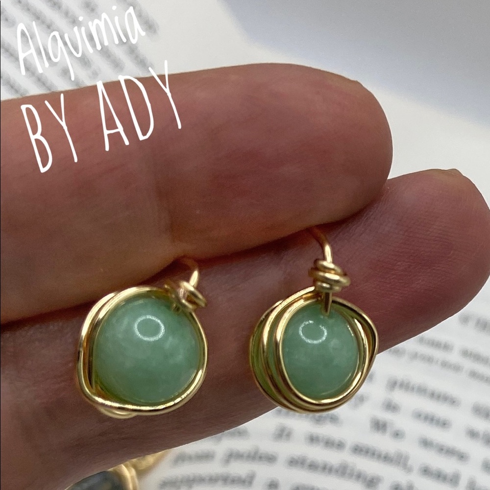 Dainty 8 mm green aventurine halo statement gemstone studs gold earrings - Picture 2 of 4
